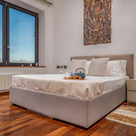 Dimond Apartman